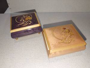 lot 1078 image: Music Box Company musicals