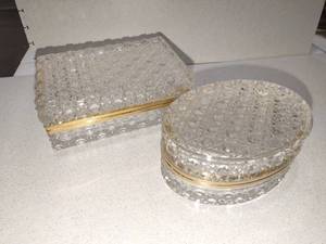 lot 1080 image: Beyer lead crystal trinket boxes