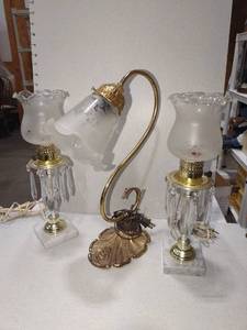lot 1083 image: Table lamps lot of 3