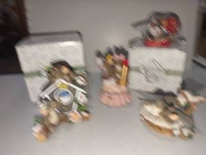 lot 1093 image: Charming Tails figurines