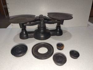 lot 1100 image: Antique cast iron scales