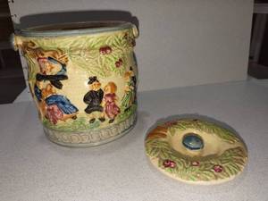 lot 1103 image: Japanese antique cookie jar