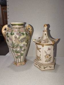 lot 1104 image: Hand painted urn style vase with pagoda style jar