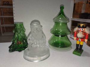 lot 1107 image: Viking glass Santa Claus decor with various Christmas decor and original Erzgebirge nutcracker