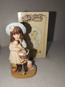 lot 1115 image: Jan Hagara limited edition Victoria figurine with c.o.a. and box
