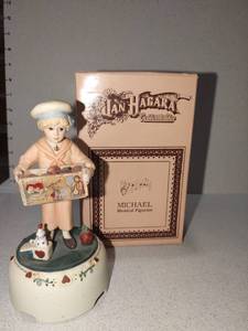 lot 1122 image: Jan Hagara limited edition Michael musical figurine with c.o.a. and box