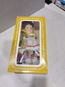 lot 1129 image: Effanbee porcelain doll on stand number 1406 with box