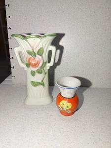 lot 1140 image: Made in Japan bud vases