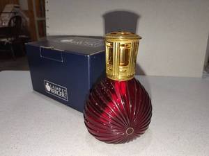 lot 1148 image: Lampe Berger Paris oil lamp with accessories and box