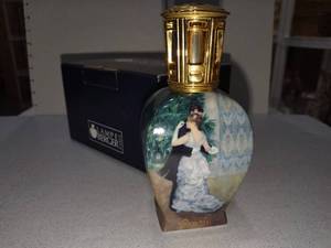 lot 1149 image: Lampe Berger Paris oil lamp with accessories and box