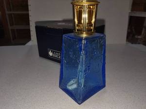 lot 1150 image: Lampe Berger Paris oil lamp with accessories and box