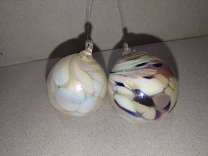 lot 1153 image: Hand blown glass ornaments