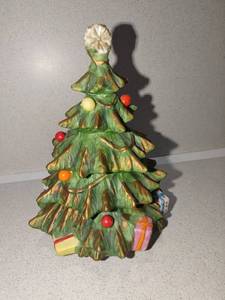 lot 1159 image: Vintage Christmas tree musical