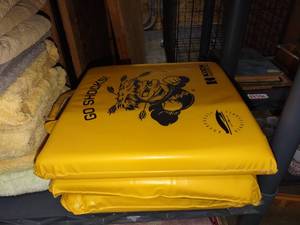 lot 1164 image: WSU Shockers seat cushions set of 3