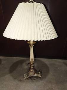 lot 1168 image: Table lamp