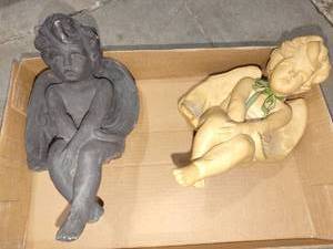 lot 1171 image: Pair of sitting angels