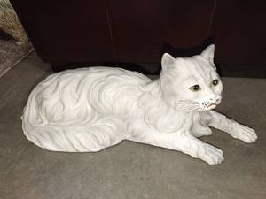 lot 1172 image: Ardalt Persian cat approximately 23 in long