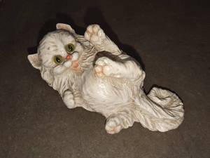 lot 1173 image: Playful cat approximately 11 in long