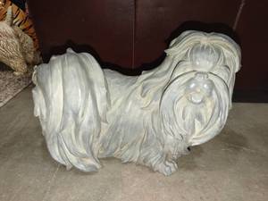lot 1176 image: Chrisdon Shih Tzu decor approximately 11 in long