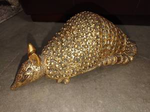 lot 1181 image: Armadillo decor approximately 15 in long