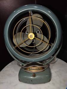 lot 1184 image: Vintage Vornado metal fan