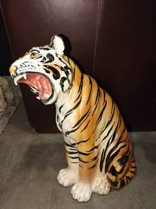 lot 1194 image: Ceramic tiger decor approximately 19 in tall