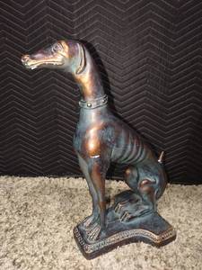 lot 1199 image: Greyhound statue decor approximately 25 in tall