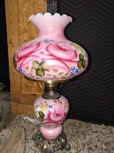 lot 1203 image: Vintage hand painted gone with the wind lamp