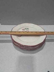 lot 2011 image: 4 Better Homes and Garden Holiday plates. Approximately 9inches