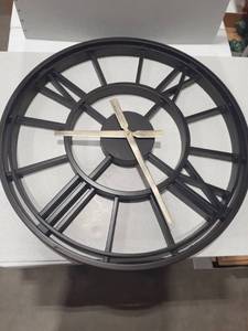 lot 2021 image: 22 inch in diameter, wall clock