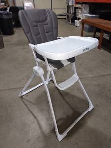 lot 4001 image: Joovy nook high chair