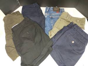 lot 4007 image: Womens shorts sizes 4, 6 and 8