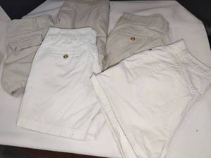 lot 4008 image: Womens white and khaki shorts sizes 6, 7, 8 and 10