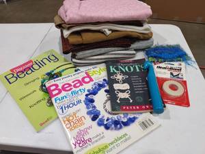 lot 4024 image: Various craft items and fabrics