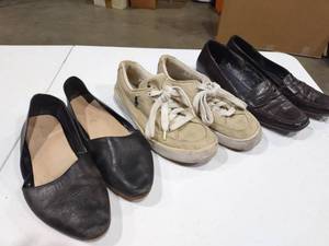 lot 4029 image: Ralph Lauren, Casual Corner and Aldo womens size 7 and 8 shoes