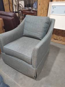 lot 4038 image: Gabby Furniture kara swivel chair