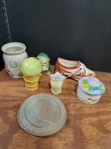 lot 6010 image: More miscellaneous housewares