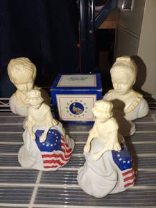 lot 3010 image: Avon cologne Betsy Ross