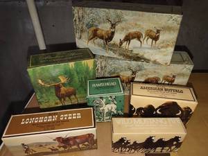 lot 3018 image: Avon decanters wildlife
