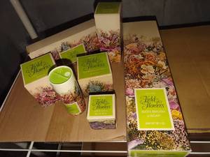 lot 3023 image: Avon field flowers set