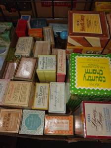 lot 3046 image: Avon perfumes and toiletries