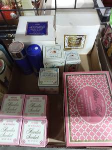 lot 3064 image: Avon perfumes and toiletries