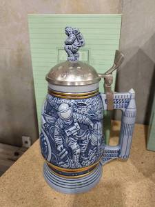 lot 3076 image: Avon conquest of space stein with box