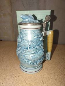 lot 3078 image: Avon fishing stein with box