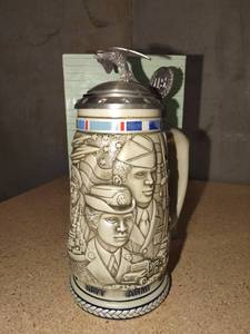 lot 3079 image: Avon tribute to the American armed forces stein with box
