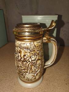 lot 3082 image: Avon the gold rush stein with box