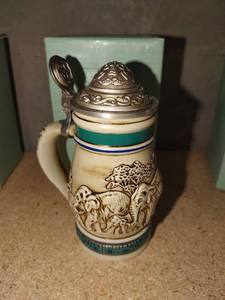 lot 3086 image: Avon endangered species miniseries collection the Asian elephant stein with box
