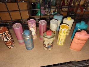 lot 3095 image: Avon talc powders