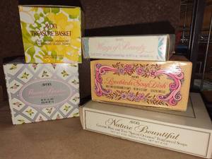 lot 3097 image: Avon soaps