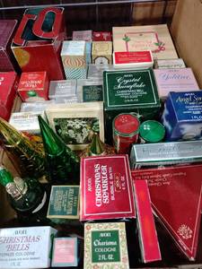 lot 3114 image: Avon Christmas items